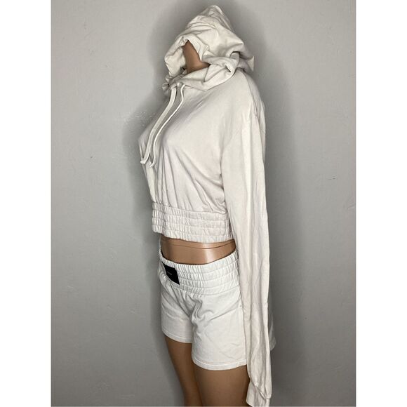 New. Monrow sweat shorts. Small. Retails $69 - Picture 8 of 9